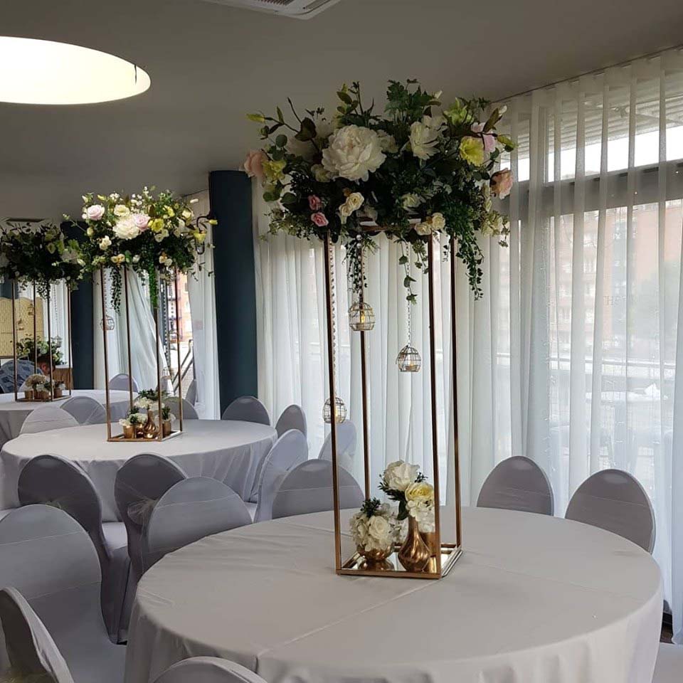Wedding decoration with flowers and candles