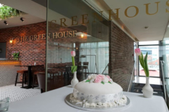 Wedding cake at the Greenhouse